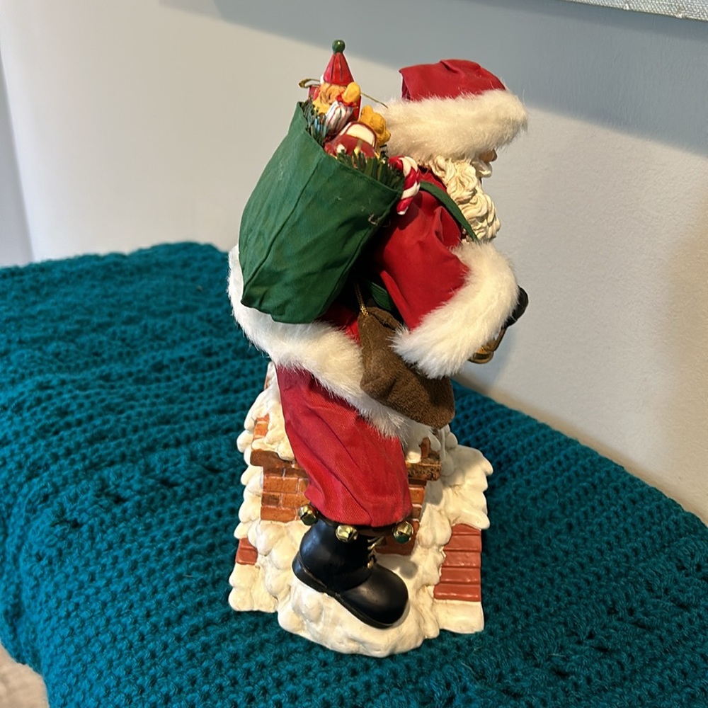 SANTA ON CHIMNEY ROOF - Picture 4 of 4